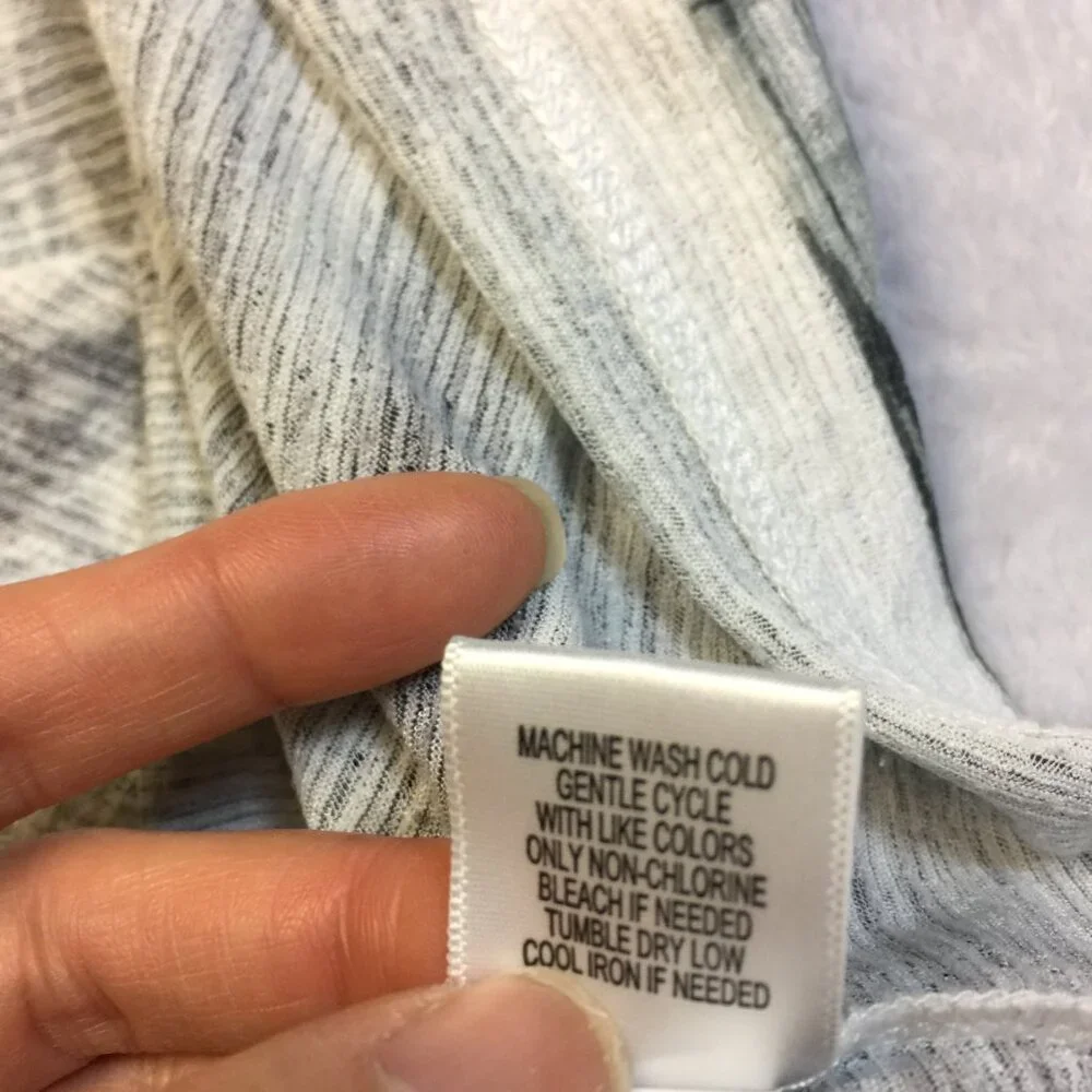 One World Blouse Top Size M Womans Black White Paisley Lace Trim Boho Cropped - Picture 12 of 15